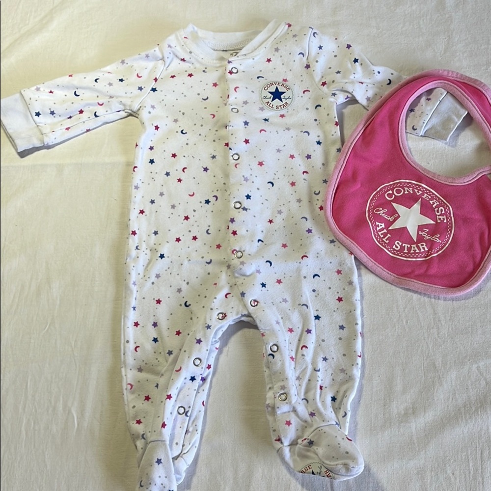 6M Converse All Stars Chuck Taylor Sleeper with Star Print and Bib